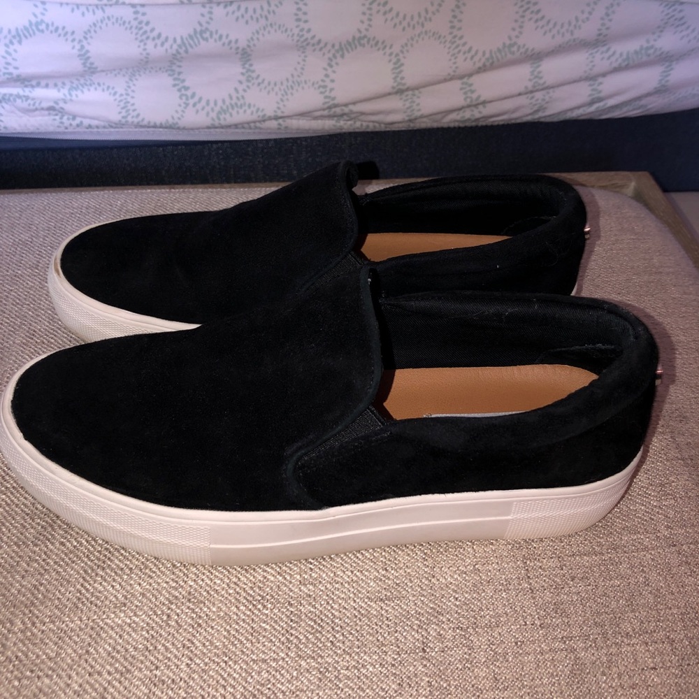 STEVE MADDEN slip ons